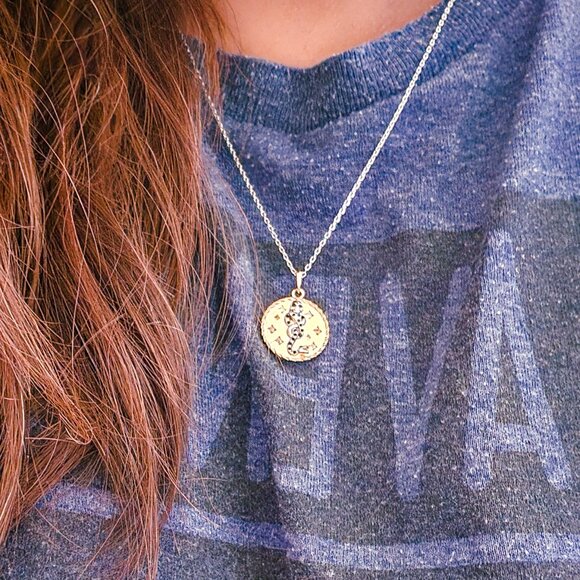 Harry Potter Gold Death Eater Dark Mark Necklace - Picture 4 of 5